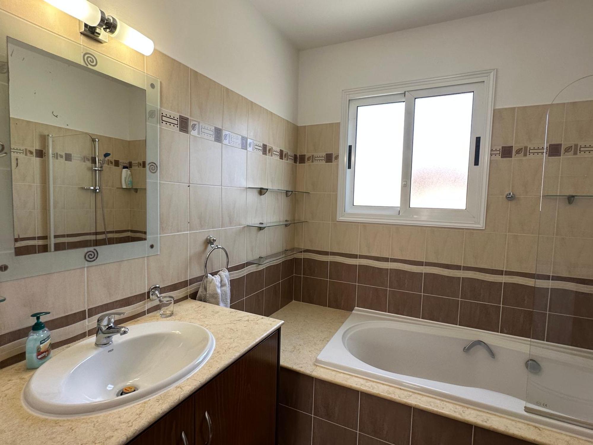 Villa Andy-350 M From The Beach Larnaca Extérieur photo